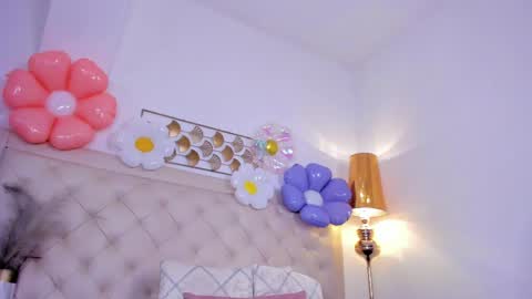 nina joyce online show from March 31, 2026, 8:09 pm