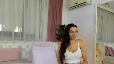 Snapshot of ninacrystal chatting on June 28, 2026, 9:59 am NinaCrystal online show from June 28, 2026, 9:59 am