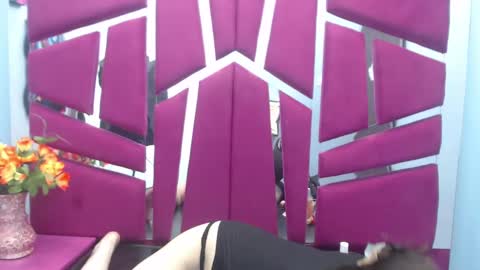 Nina online show from March 11, 2025, 2:54 am