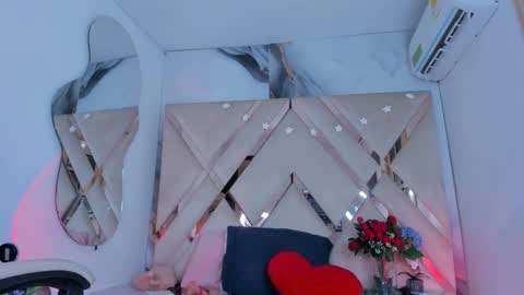 Snapshot of ninahtx chatting on September 15, 2025, 8:42 pm ninahtx online show from September 15, 2025, 8:42 pm