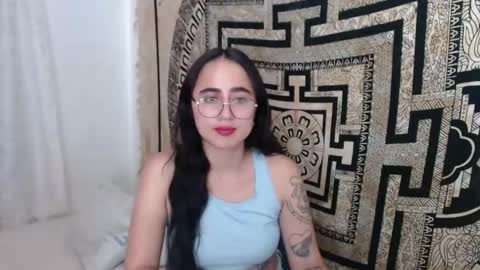 N I N A online show from March 4, 2025, 5:24 pm