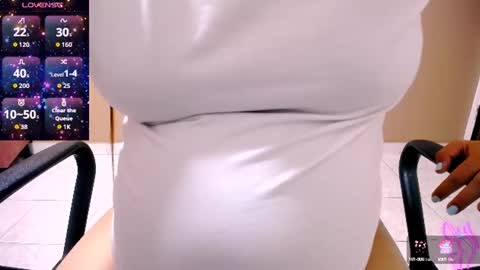 Snapshot of ninasecy2 chatting on October 4, 2025, 2:09 am Nina online show from October 4, 2025, 2:09 am