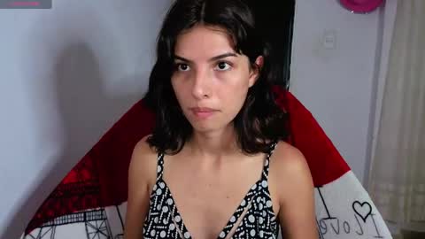 ninasky19 online show from April 16, 2026, 9:39 pm