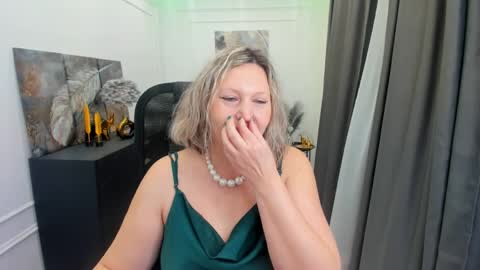 ninastarle online show from April 2, 2026, 4:43 am