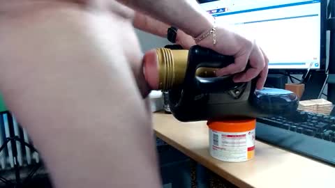 ninetynine_99 online show from April 9, 2026, 3:39 pm