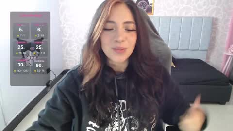 Snapshot of ninfa_ch chatting on December 5, 2024, 11:27 am Ninfa  online show from December 5, 2024, 11:27 am