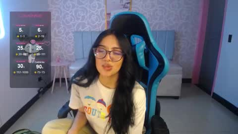 Snapshot of ninfa_ch chatting on February 4, 2025, 3:36 pm Ninfa  online show from February 4, 2025, 3:36 pm