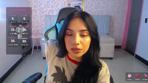 Snapshot of ninfa_ch chatting on February 6, 2025, 7:29 pm Ninfa  online show from February 6, 2025, 7:29 pm