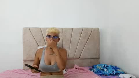 nini_smith online show from May 29, 2026, 2:20 am