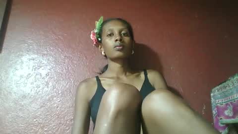 ninie246746 online show from January 13, 2025, 4:39 am