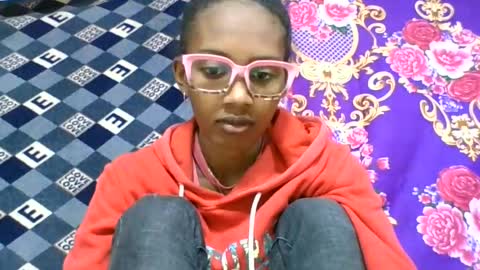 Snapshot of ninie246746 chatting on July 6, 2026, 5:15 am ninie246746 online show from July 6, 2026, 5:15 am