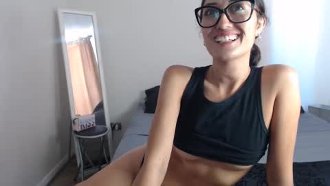 Ninimoon online show from January 30, 2025, 6:00 pm
