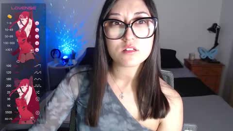 Ninimoon online show from October 6, 2025, 5:05 am