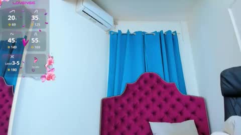 nina dee online show from November 3, 2025, 4:47 am