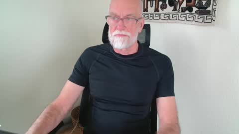 Snapshot of nipplesilverdad chatting on January 19, 2025, 10:39 am Nipplessilverdad online show from January 19, 2025, 10:39 am