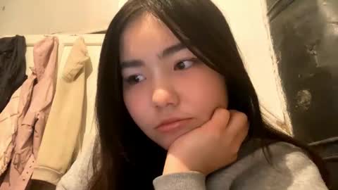 Snapshot of nitadecember chatting on December 17, 2025, 10:21 am Molly online show from December 17, 2025, 10:21 am