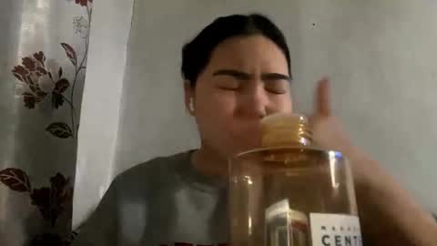 Snapshot of nitadecember chatting on December 23, 2025, 8:12 am Molly online show from December 23, 2025, 8:12 am