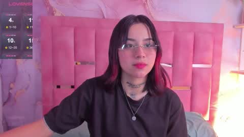 Snapshot of nixielee__ chatting on September 16, 2025, 3:29 am Nixie online show from September 16, 2025, 3:29 am
