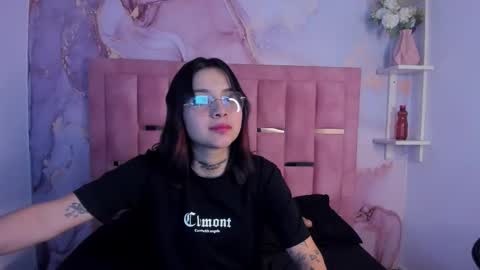 Snapshot of nixielee__ chatting on September 20, 2025, 3:40 am Nixie online show from September 20, 2025, 3:40 am