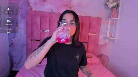 Snapshot of nixielee__ chatting on September 29, 2025, 12:21 pm Nixie online show from September 29, 2025, 12:21 pm