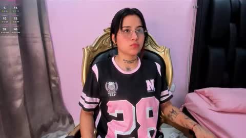 Snapshot of nixielee__ chatting on October 6, 2025, 12:46 pm Nixie online show from October 6, 2025, 12:46 pm