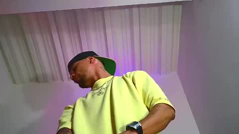 Snapshot of nixon347932 chatting on December 11, 2024, 6:25 am Nicolas Muscle online show from December 11, 2024, 6:25 am