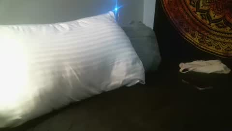 Leah online show from February 19, 2025, 3:16 pm