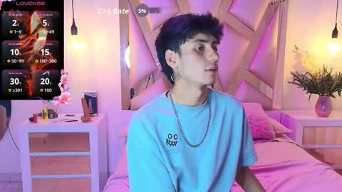 Snapshot of noah_clark_nom chatting on October 10, 2025, 4:22 am Noah online show from October 10, 2025, 4:22 am