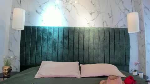 noah_dupont_ online show from October 19, 2025, 8:09 pm