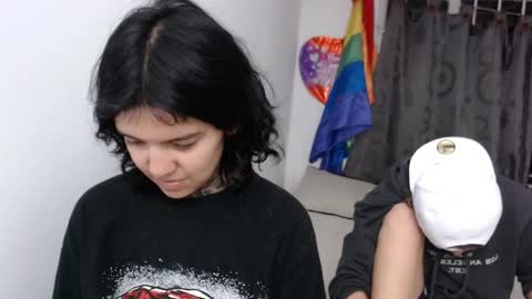 noah hehim    online show from January 5, 2025, 4:04 am