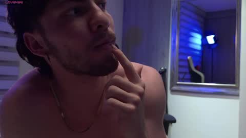 Noah Oliveira online show from May 23, 2026, 11:53 pm