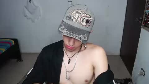 Snapshot of noah_sokolov_ chatting on July 23, 2026, 4:27 pm Kervs online show from July 23, 2026, 4:27 pm