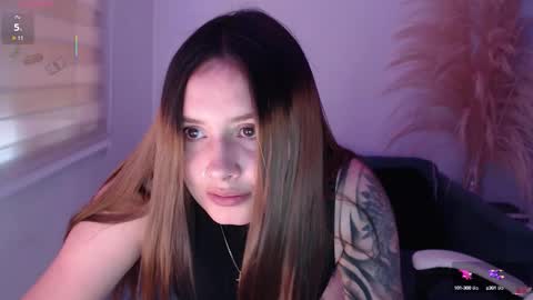 noah_white3 online show from October 14, 2025, 3:35 pm