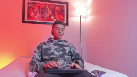 noahh_sky online show from March 25, 2026, 3:56 am