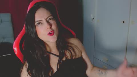 Noamartin online show from February 11, 2026, 11:21 pm