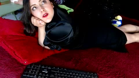 Noamartin online show from June 11, 2026, 2:53 am
