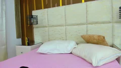 NobaCortez online show from April 10, 2026, 3:01 am