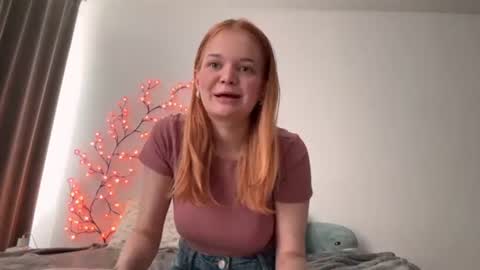 Snapshot of noelleclacher chatting on June 24, 2026, 9:08 am Elly online show from June 24, 2026, 9:08 am