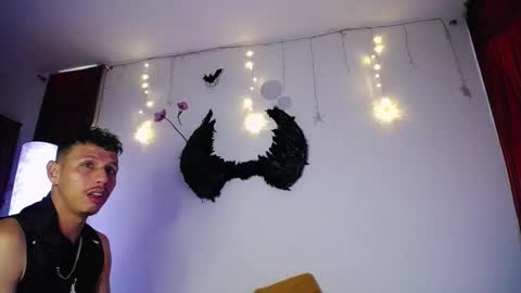 noha_and_iam1 online show from February 3, 2026, 12:32 pm