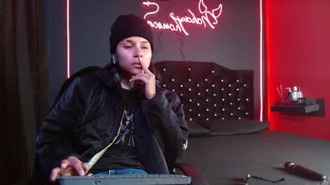 Noha Thomson online show from February 26, 2026, 6:51 pm