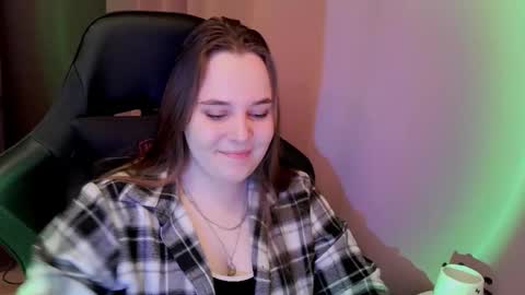 noir_ember_ online show from November 29, 2025, 8:50 am