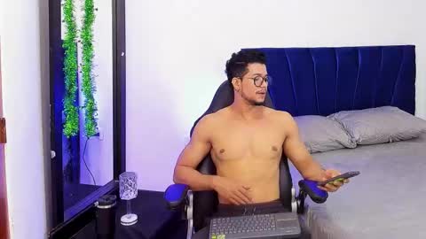 Im Nolan  online show from November 22, 2025, 2:38 pm