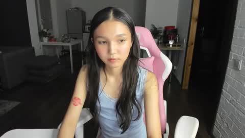 nomi online show from September 30, 2025, 4:34 pm