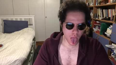 nongay379444 online show from January 1, 2025, 9:31 pm