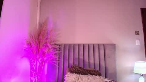 Nora Da Silva online show from September 10, 2025, 12:32 am