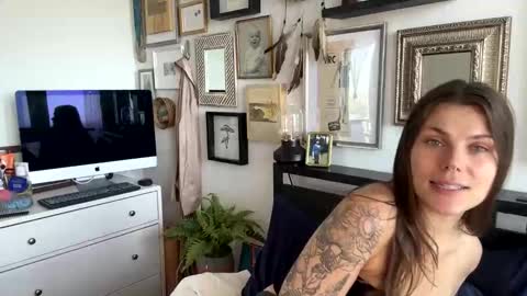 Nordic Belle online show from June 2, 2026, 3:03 pm