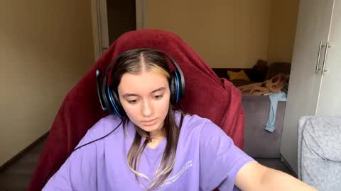 Elena online show from April 9, 2026, 7:25 am