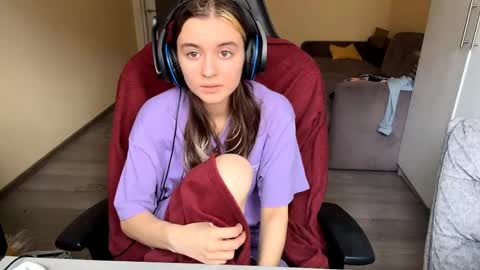 Elena online show from April 10, 2026, 8:08 am