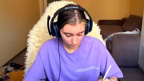 Elena online show from April 15, 2026, 7:15 am