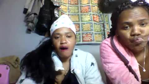nosminah01 online show from September 9, 2025, 6:13 am